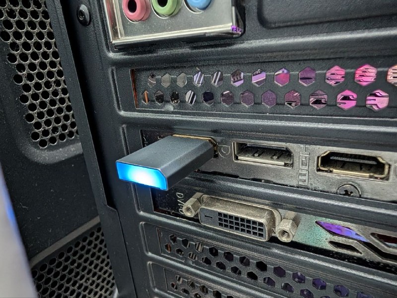 DisplayPort dummy plug seated in the GPU
